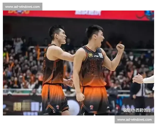 CBA焦点对决山东队迎战劲敌 展现赛季关键战角色与球员亮点 CBA焦点对决山东队迎战劲敌 展现赛季关键战角色与球员亮点